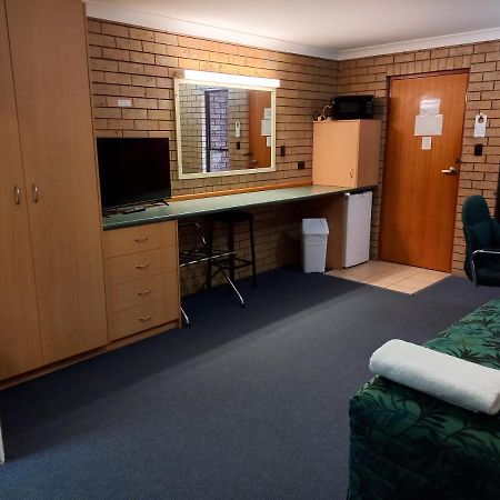 Macintyre Motor Inn Гундивинди Экстерьер фото