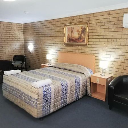 Macintyre Motor Inn Гундивинди Экстерьер фото