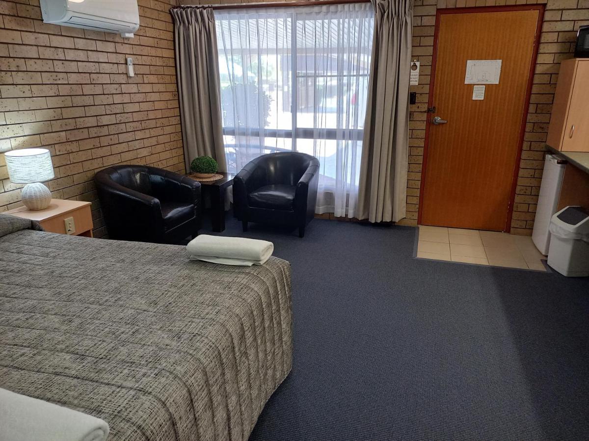 Macintyre Motor Inn Гундивинди Экстерьер фото