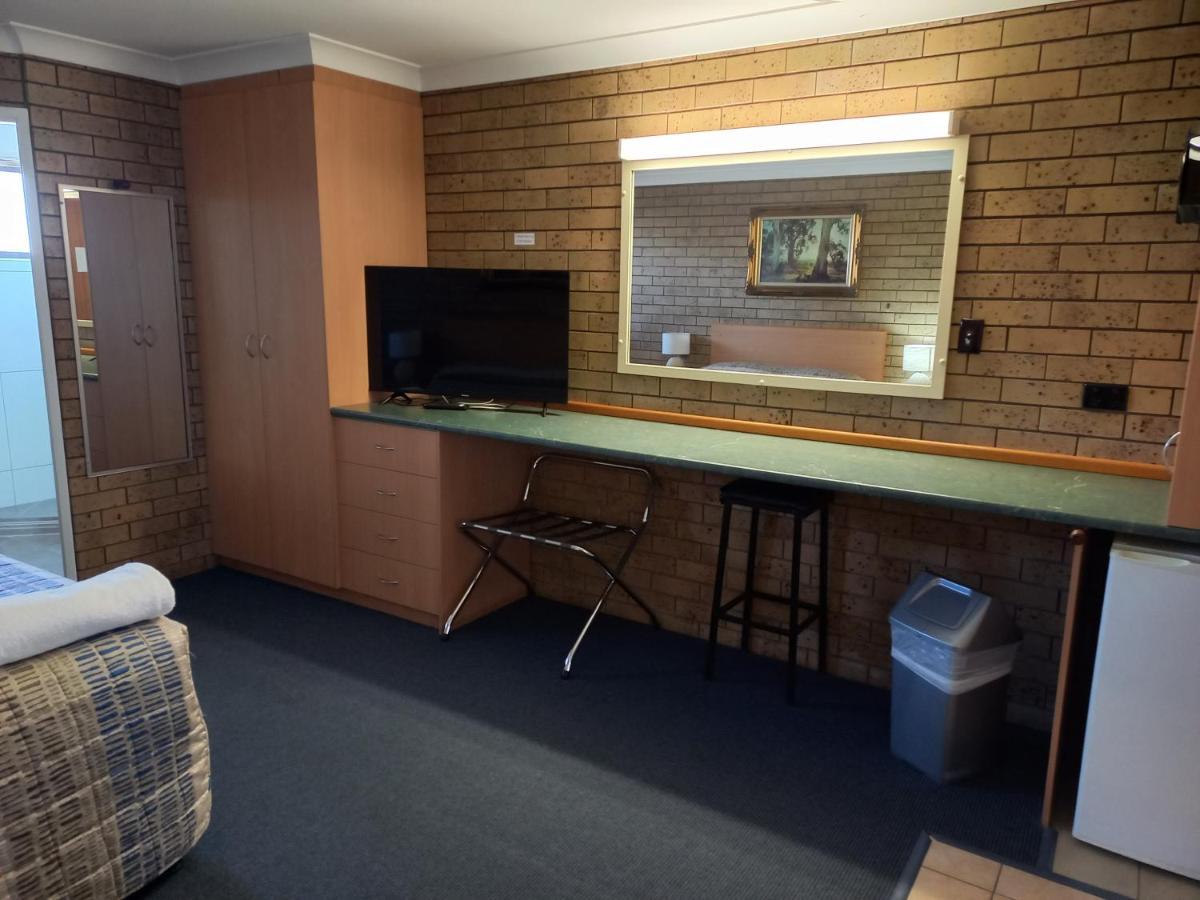 Macintyre Motor Inn Гундивинди Экстерьер фото