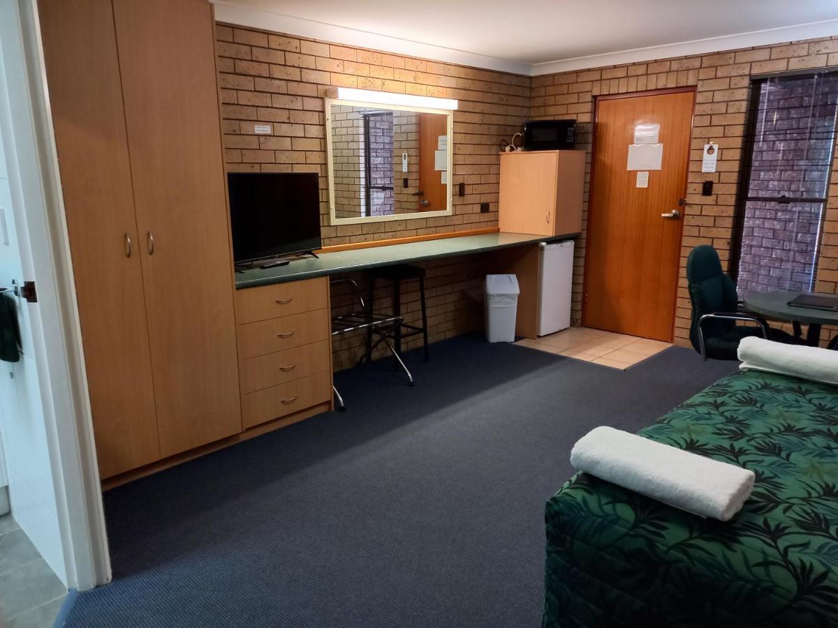Macintyre Motor Inn Гундивинди Экстерьер фото