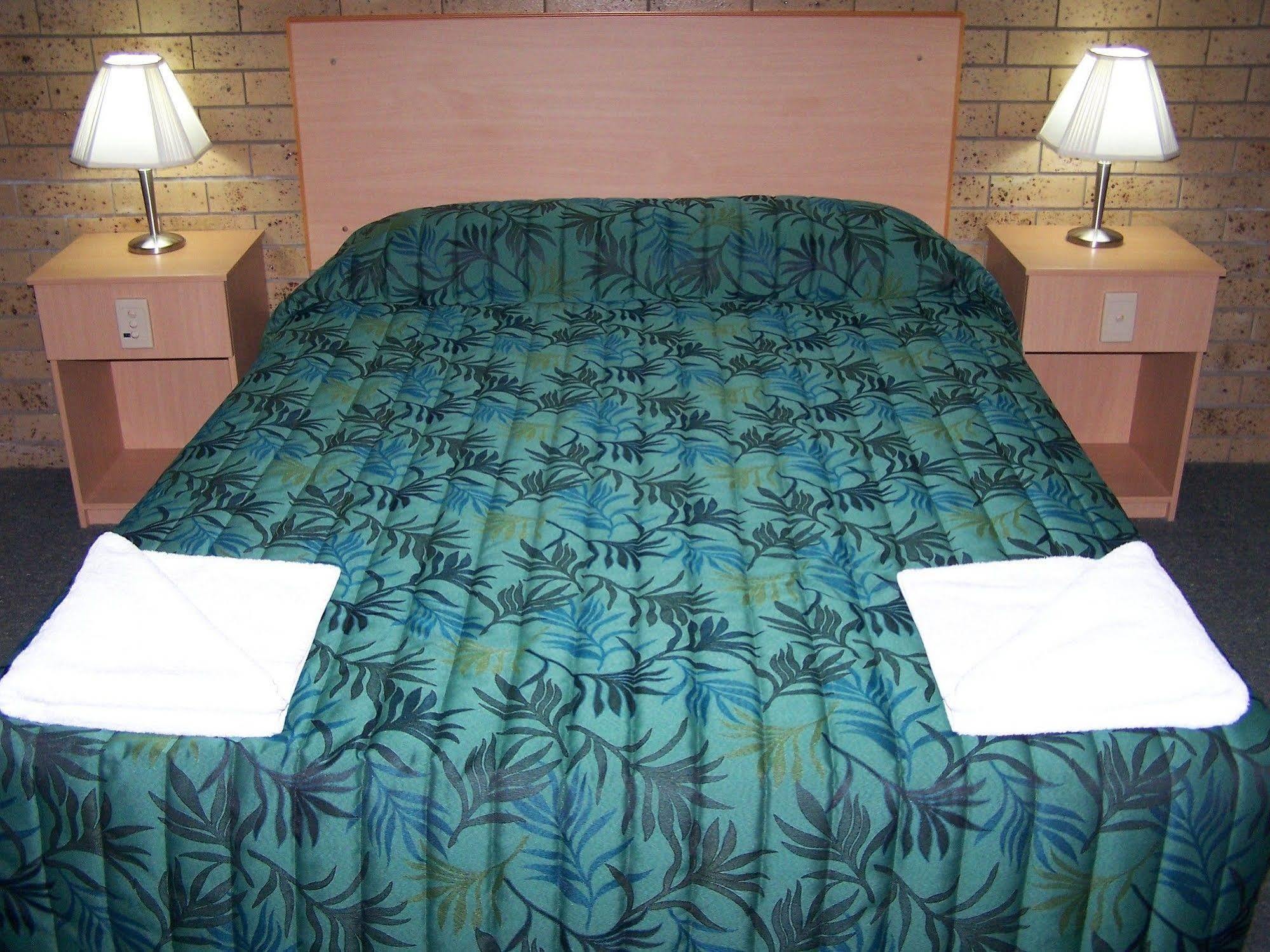 Macintyre Motor Inn Гундивинди Экстерьер фото